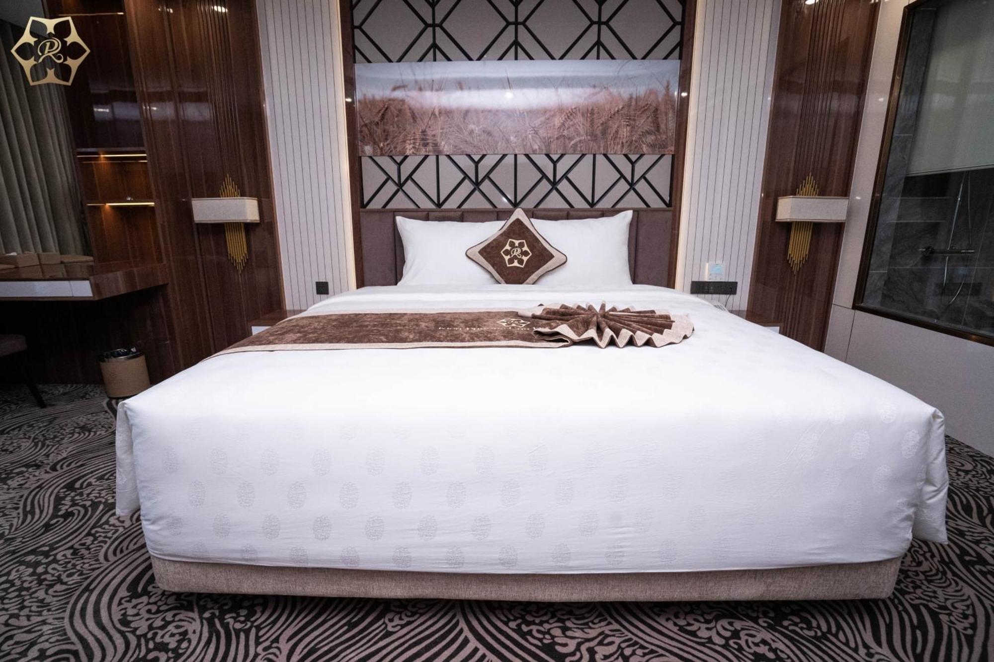 Cua Dong Luxury Hotel Vinh Exterior photo